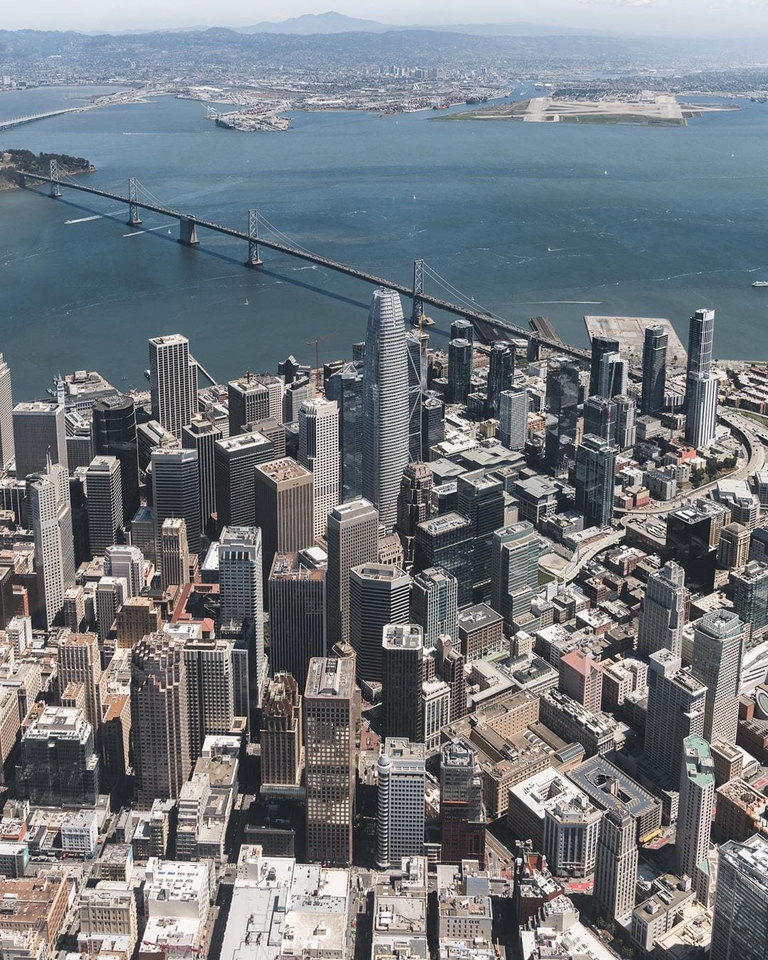 Aerial view of San Francisco and Salesforce Tower